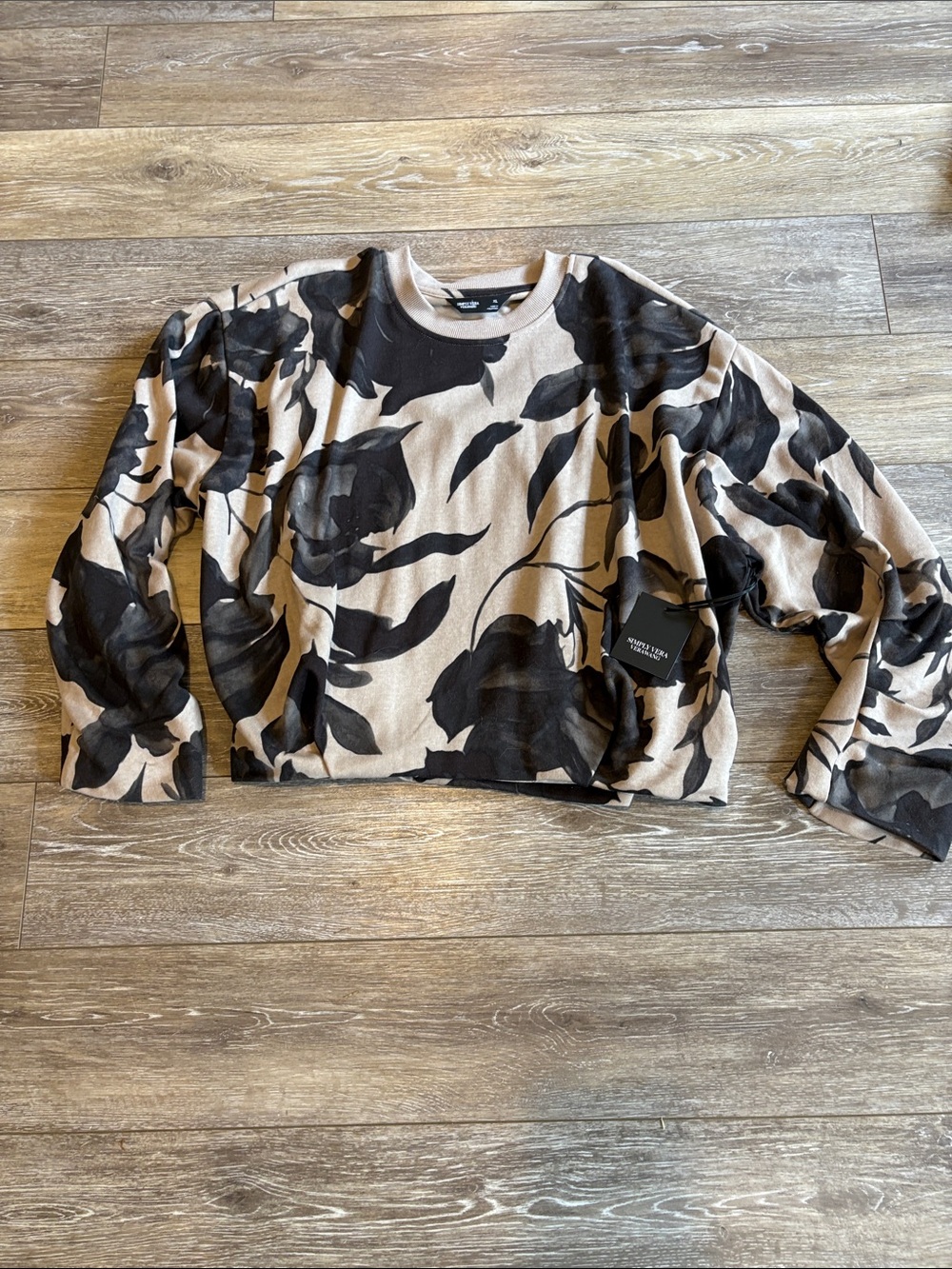 Simply Vera  Floral Print  BUBBLE Sweatshirt in Beige and Black